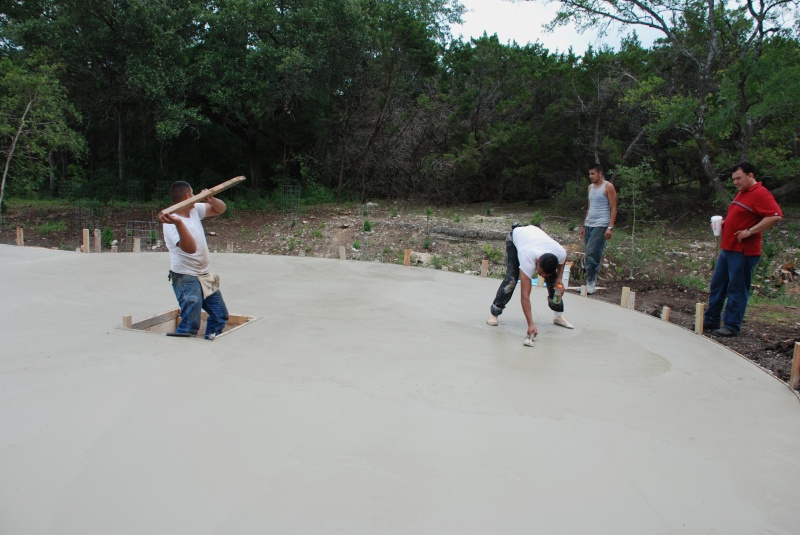 2010/05(May)/Firepit construction/800x600_2010-05-29-75 Firepit Construction.jpg